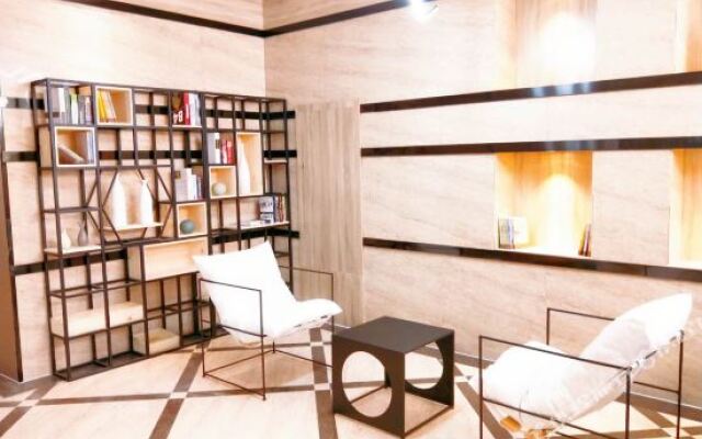 Jinglong Business Hotel