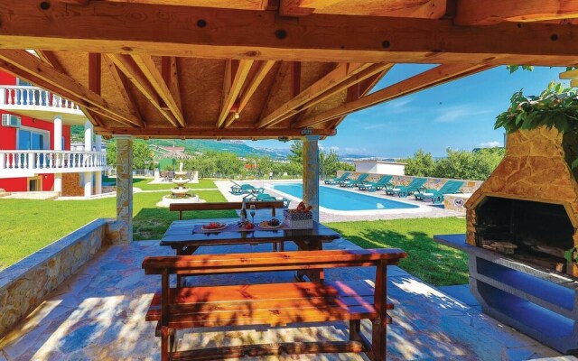 Beautiful Home in Kastel Novi With Wifi and 8 Bedrooms