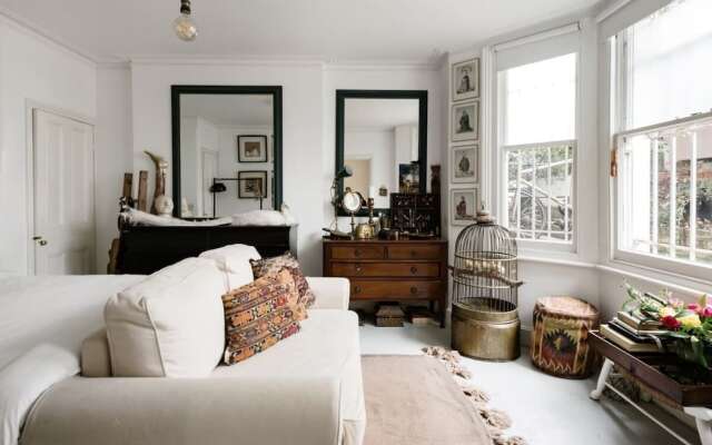 Modern & Beautiful Garden Apartment in Hammersmith, London