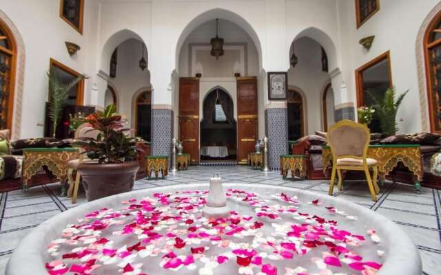 Room in B&B - Riad Authentic Palace & Spa - Al Yacout