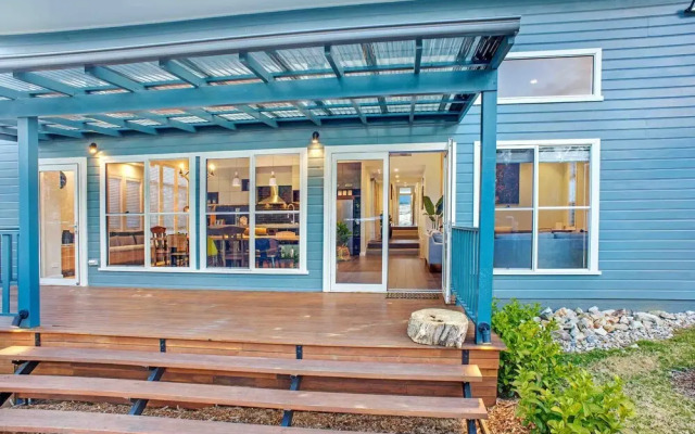 Sofia-Rose and Cottage