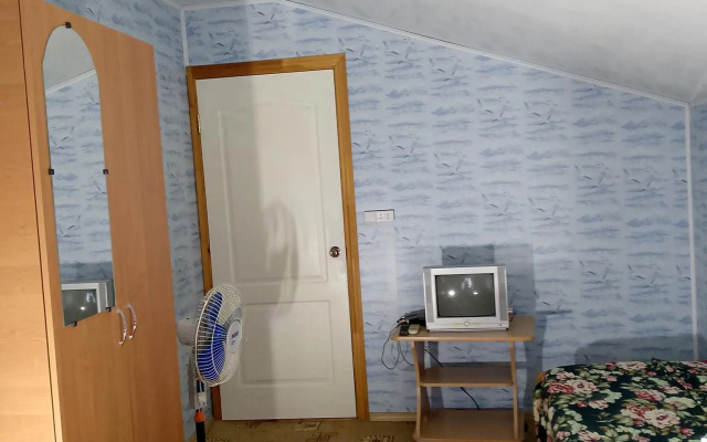 Guest house at Elena's