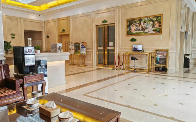 Vienna International Hotel(Puning High Speed Railway Station Store)