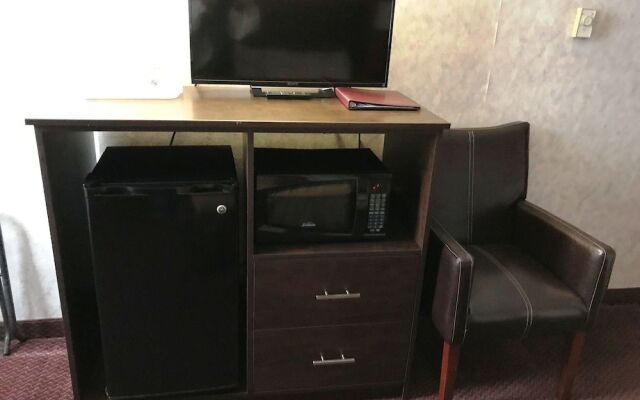Econo Lodge Watertown