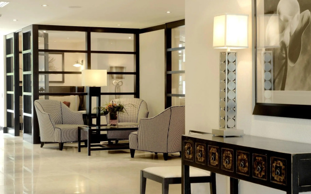 The Shaw Club Hotel