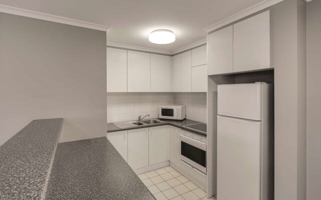 Adina Serviced Apartments Canberra James Court