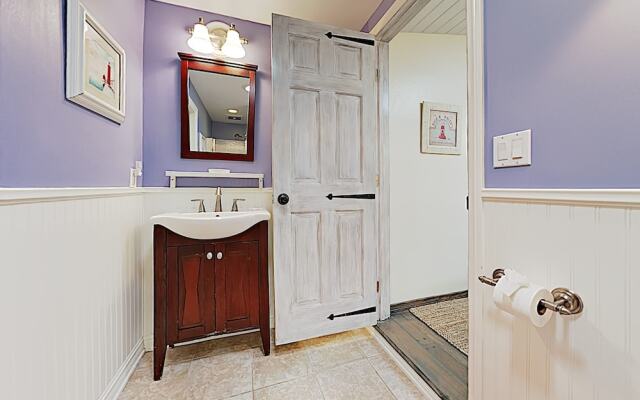 Ventura Beach Oasis by RedAwning