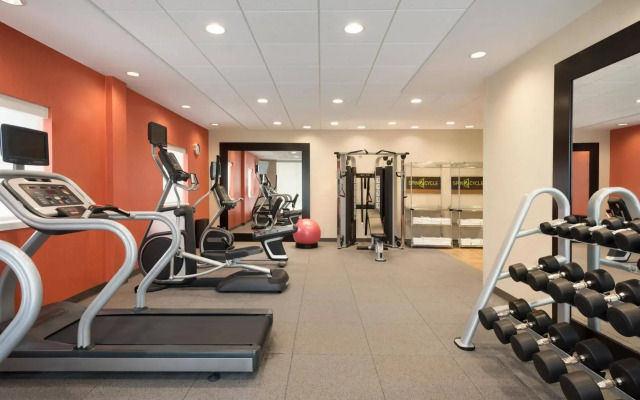 Home2 Suites By Hilton Milwaukee Brookfield