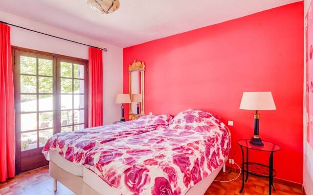 Villa With Guest Accommodation and Heated Pool in Sainte Maxime