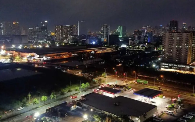 Len's Den - Flat in Pasay City Mall of Asia Manila