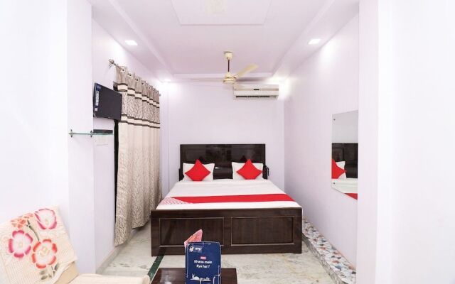 OYO Flagship 23207 Hotel Raj Shree