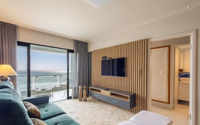 Apt w/ Balcony and Oceanfront View in BC - Ipc0901