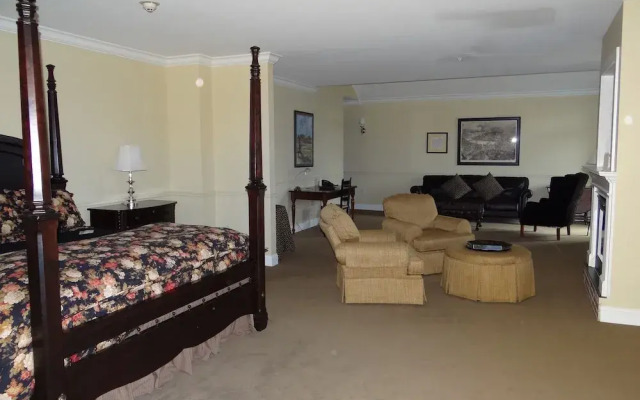 Lake Opechee Inn and Spa