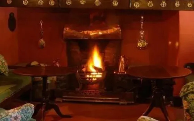 West Arms Hotel