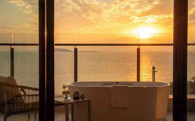 Voco Sanya Bay By Ihg