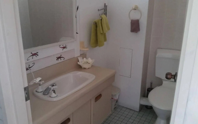 Holland Park Motel