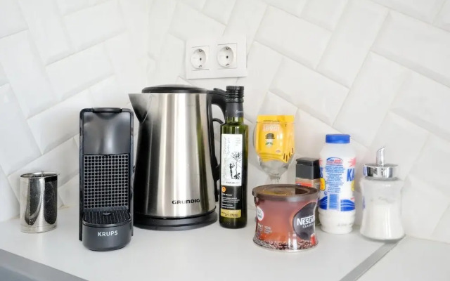 Jade's and Tala's Apartment - Acropolis View