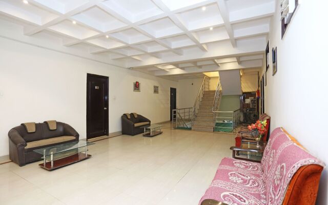Hotel Sahu Near Kashi Vishwanath Temple Gate