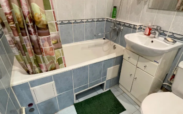 Апартаменты на проспекте Октября 126/6