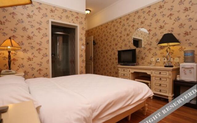 Tianjin Xiangjiang Holiday Hotel