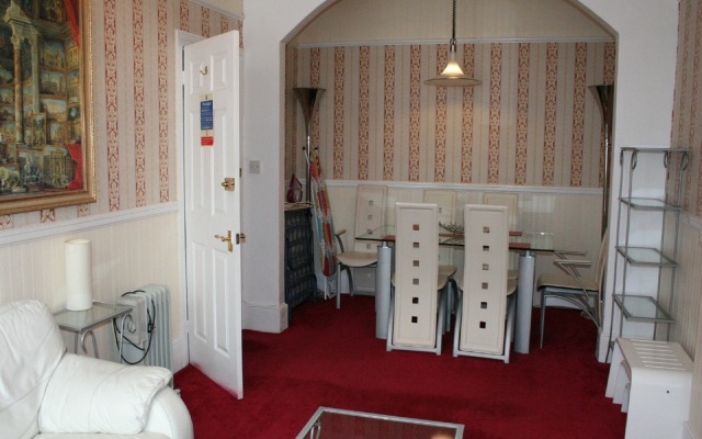 The Ilfracombe House Hotel - near Cliffs Pavilion