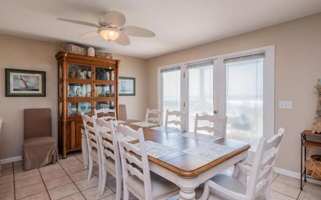 Sweet Retreat by Oak Island Accommodations