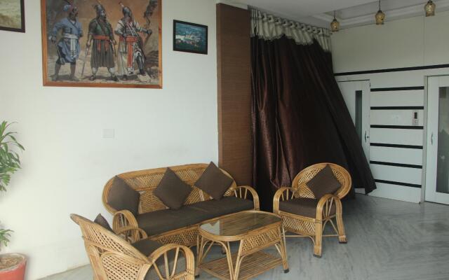 Hotel J M D Palace