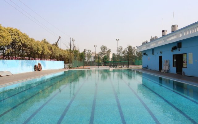 OYO 11939 Hotel Queens Club of India