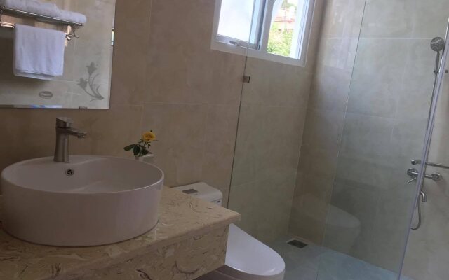 Queen Villa Hotel