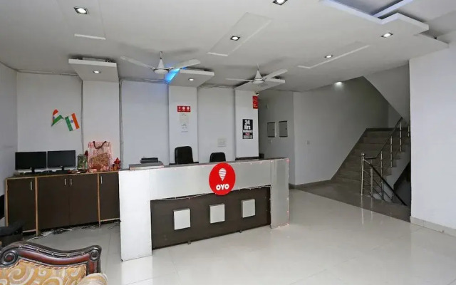 OYO 10257 Hotel Lotus Park