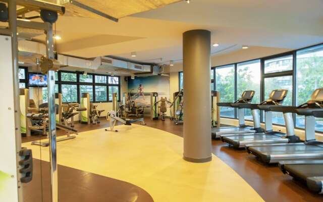 Saigon City View Apartment & Pool