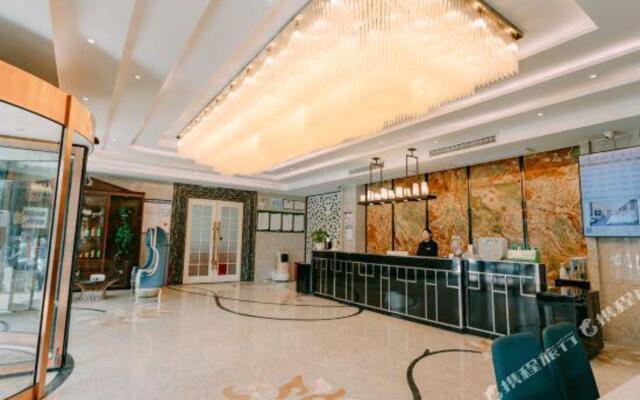 Qingmu Platinum Hotel (He County Hezhou Road Antian International)