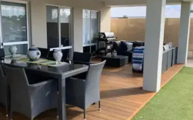 Sandpiper Island Tranquil Waterfront Views & Jetty