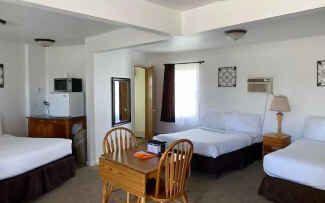 Sunset Lodge Escanaba