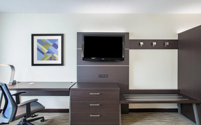 Holiday Inn Express Hotel & Suites Boston-Marlboro by IHG