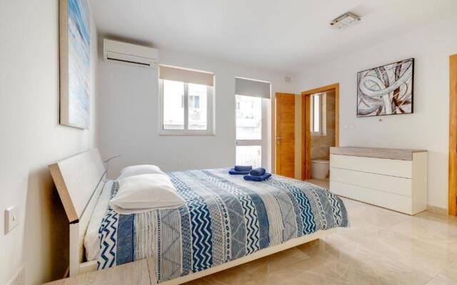 Marvellous 3BR Apartment in Central St Julians