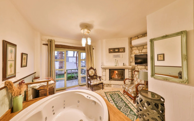 Palas Alacati - Adults Only