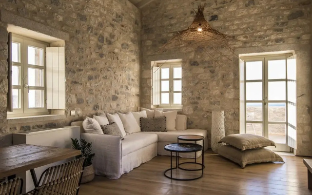 Bassa Maina Villas & Suites