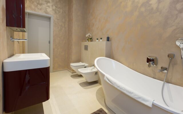 Luxury and Style Grand Apartment