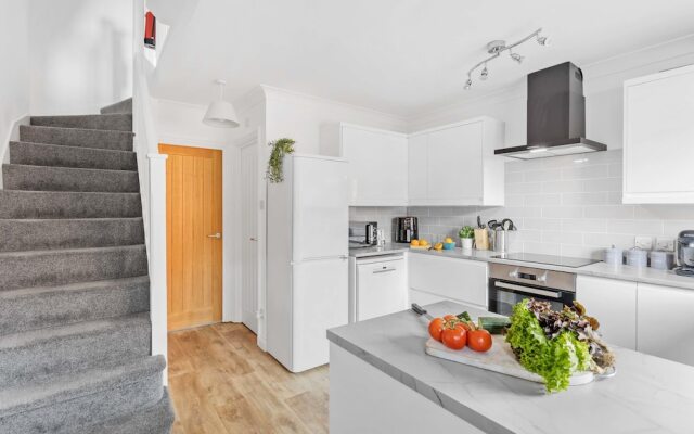 Chandlers Walk Modern Comfy Family Home in Exeter