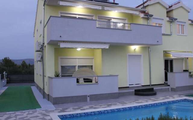 Villa Ava