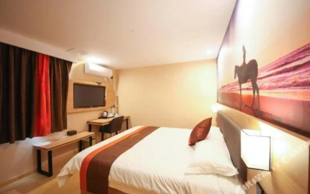 Junyi Chain Hotel (Ningbo Beilun Cinema)