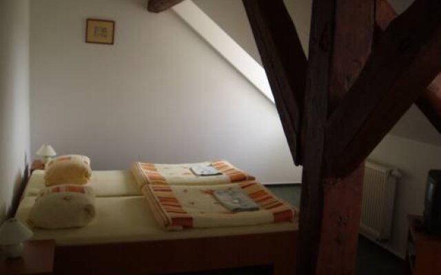 Restaurace a Penzion Česká Hospoda