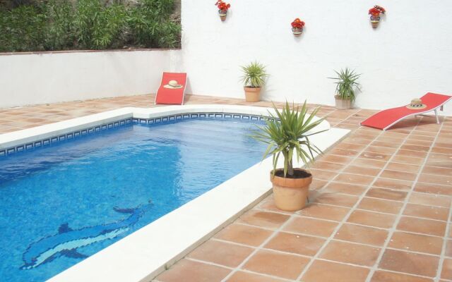 Peaceful Villa in Arenas With Swimming Pool
