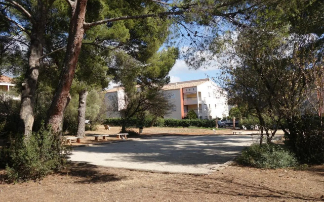 Studio 2 + 2 dans résidence avec piscine