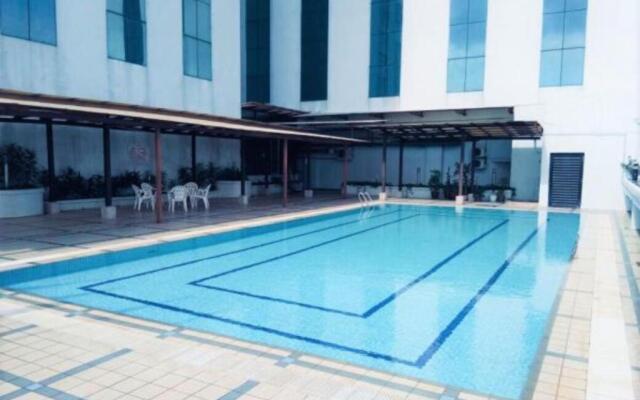 Crystal Crown Hotel
