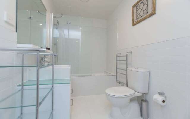Perfect Location with Harbour Views