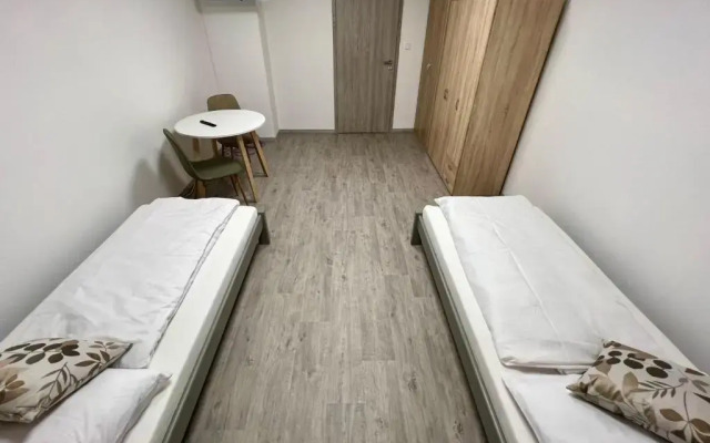 Hostel H18