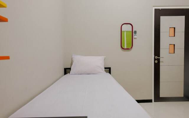 OYO Life 2399 Gerbera House - Kos Putri