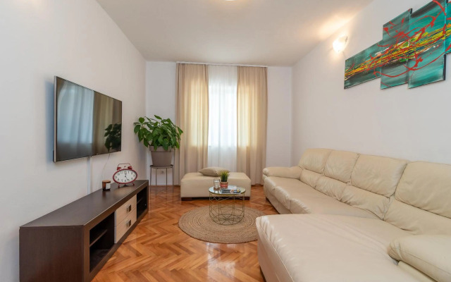 Apartment Radić-perfect location for summer activities